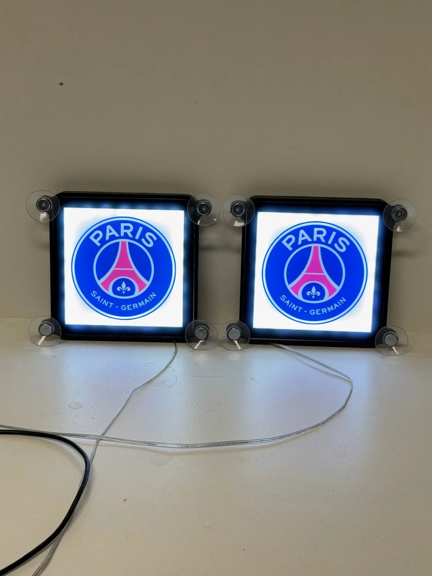 Enseigne Lumineuse double face pour devanture de magasin - SIGMA Enseigne Lumineuse double face pour devanture de magasin - SIGMA