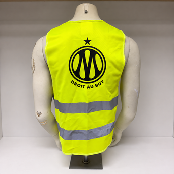 Gilet jaune OM haute visibilité vu de dos, grand logo noir et bandes réfléchissantes